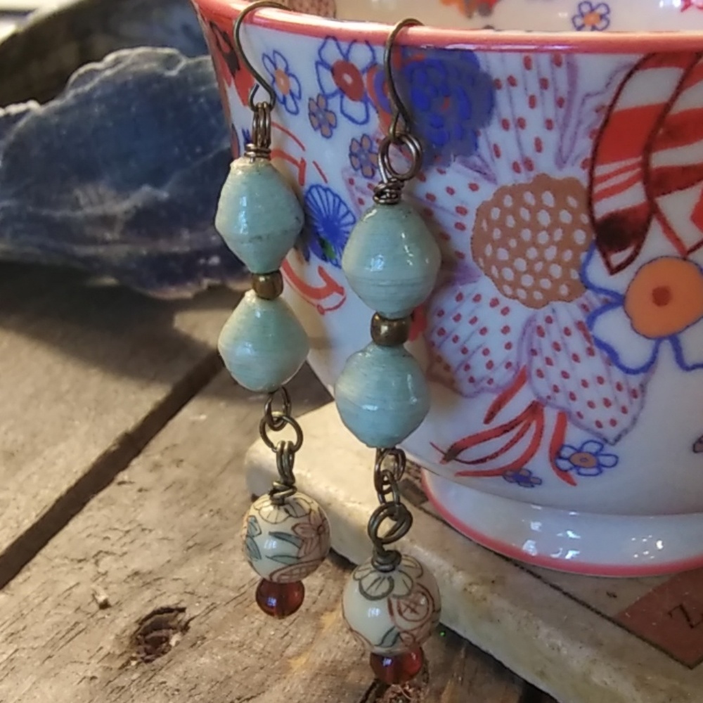 NWT Handmade Paper Bead Earrings - Picture 2 of 4